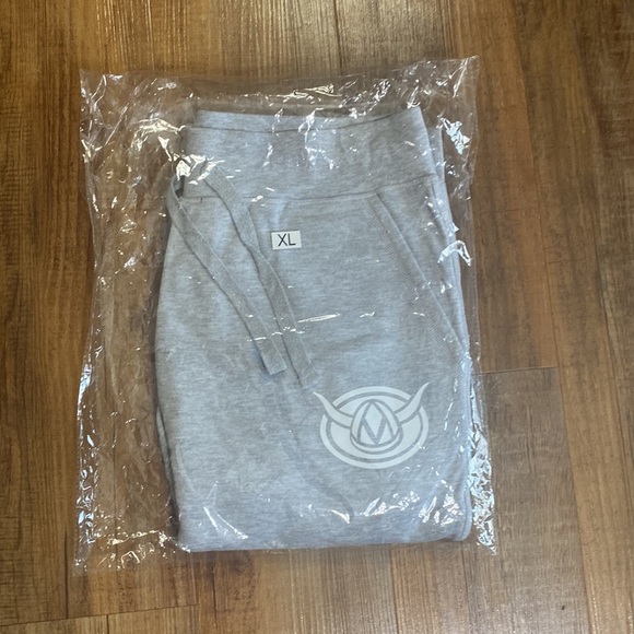 light gray sweatpants size XL - Picture 4 of 7